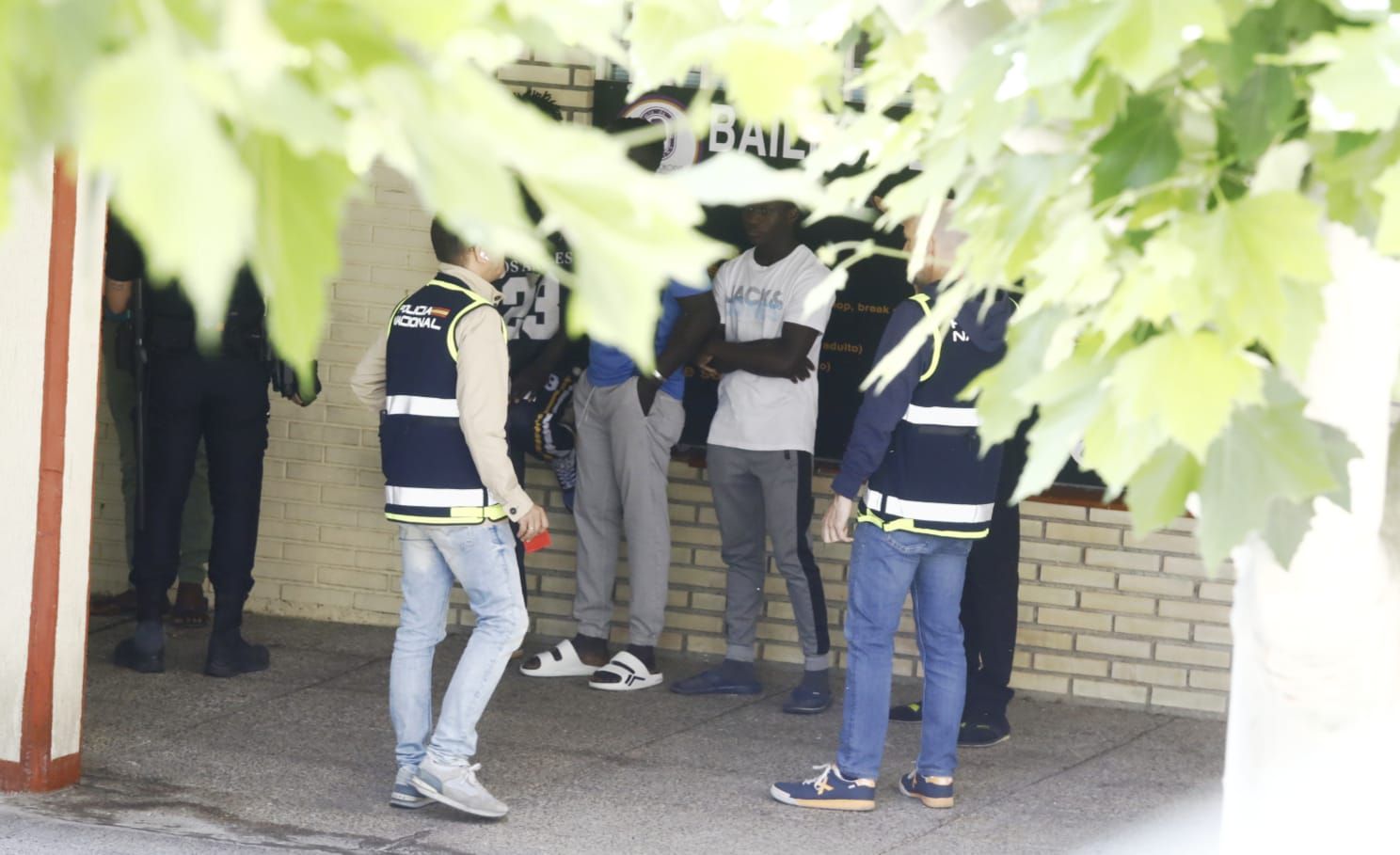 En imágenes | Desalojo de un albergue ilegal en Parque Roma