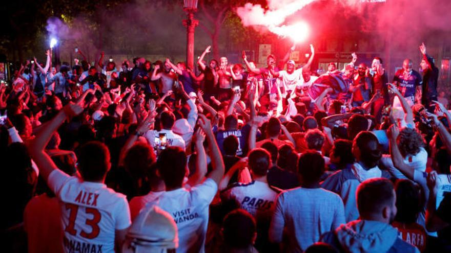 Lamentables imágenes de miles de personas festejando en Francia el triunfo del PSG