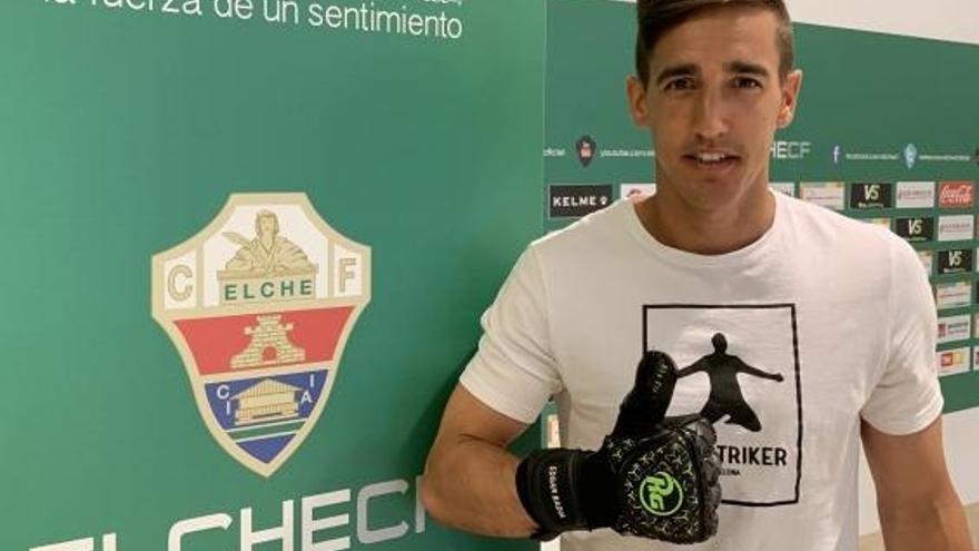 Edgar Badía firma un nuevo contrato con el Elche que le vincula hasta 2022
