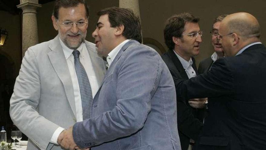 Rajoy y Negreira, en Santiago tras ser investido alcalde.