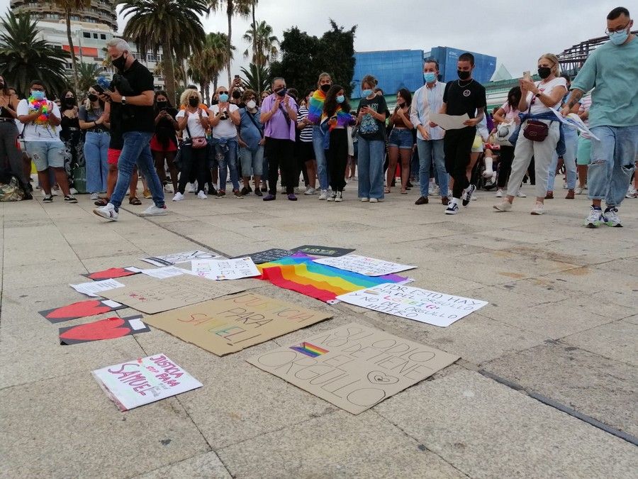 Concentración en Las Palmas de Gran Canaria por el asesinato homófobo de Samuel