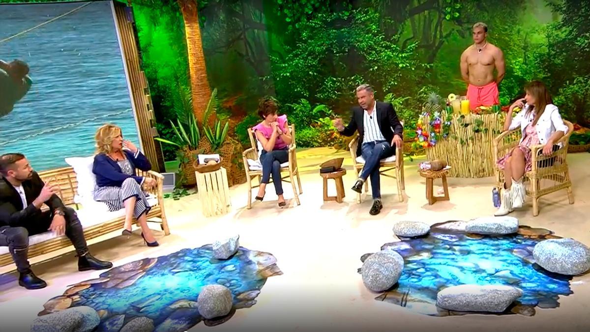 A Jorge Javier se le escapa en Sálvame el primer abandono de Supervivientes: &quot;El jueves me va a decir que quiere salir&quot;