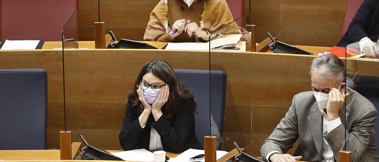 La vicepresidenta y consellera de Igualdad y Políticas Inclusivas, Mónica Oltra, en una sesión en les Corts.