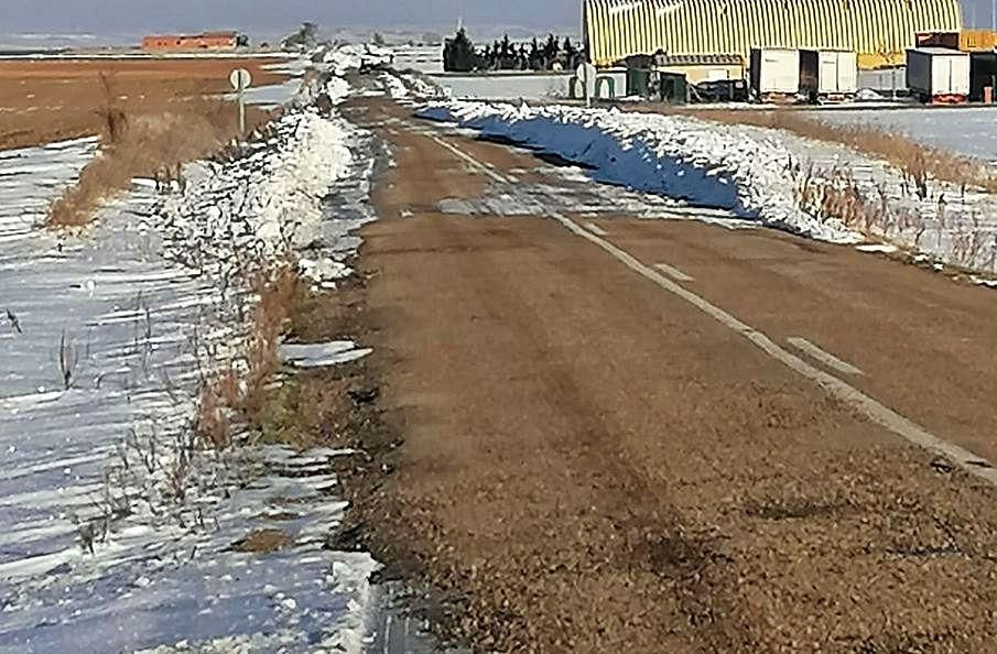 Estado de la carretera de Fuentelapeña (ZA-605) ayer