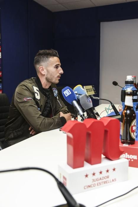 Entrega del Premio Mahou a José Fernández en el Carlos Tartiere