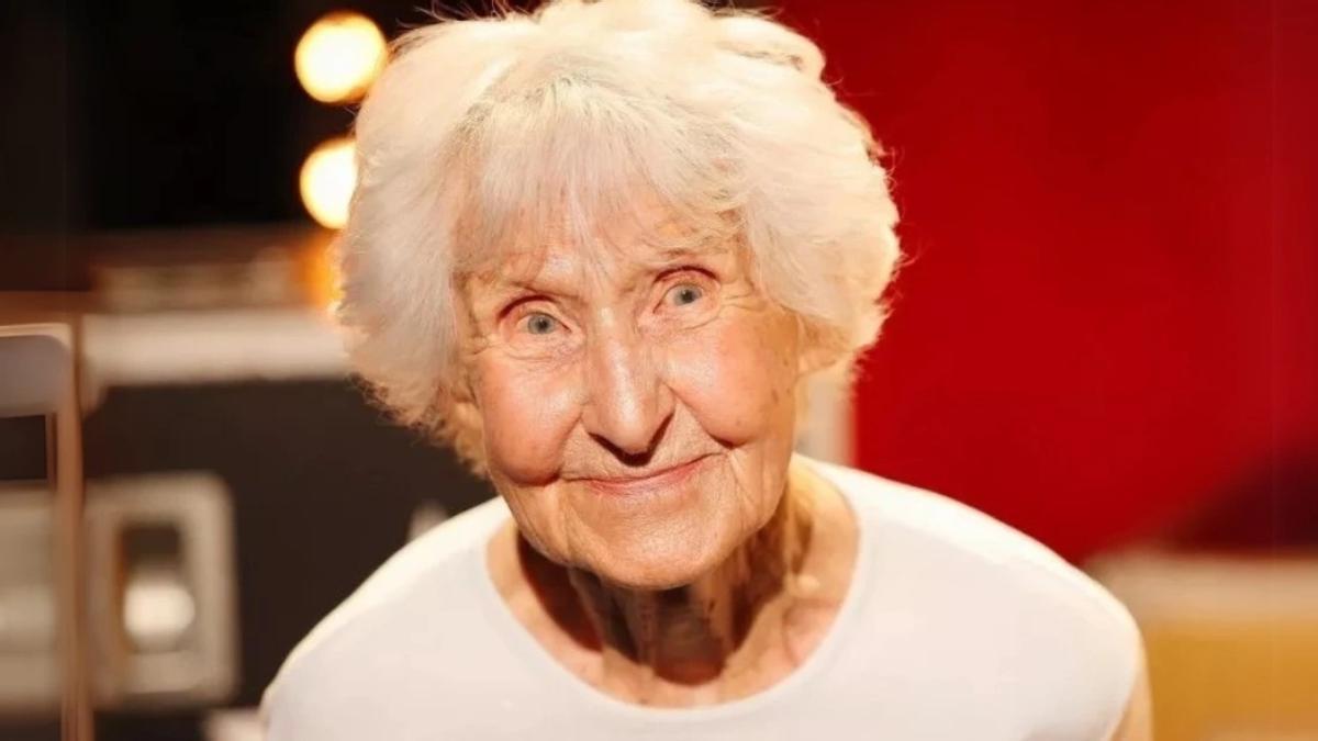 Charlotte Chopin, instructora de yoga a sus 102 años