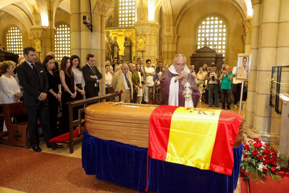 Funeral de Arturo Fernández: Emoción para despedir al chatín de la Puerta de la Villa