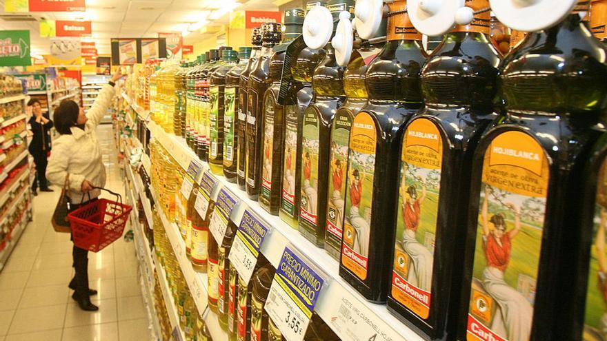 El aceite de oliva virgen extra mantiene su escalada de precios.