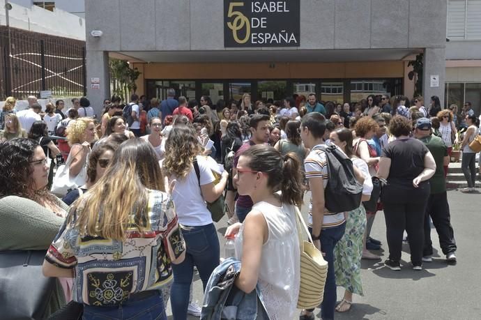 24-06-2019 LAS PALMAS DE GRAN CANARIA. Oposiciones Educación. Pruebas de acceso al cuerpo de maestros en la modalidad de Primaria, en los institutos de la calle Tomás Morales  | 24/06/2019 | Fotógrafo: Andrés Cruz