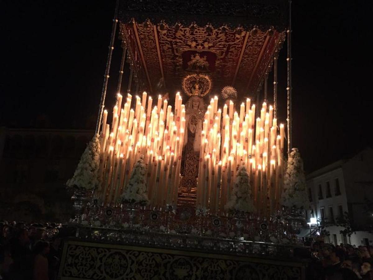 Descendimiento y Sepulcro ponen la esperanza del Viernes Santo