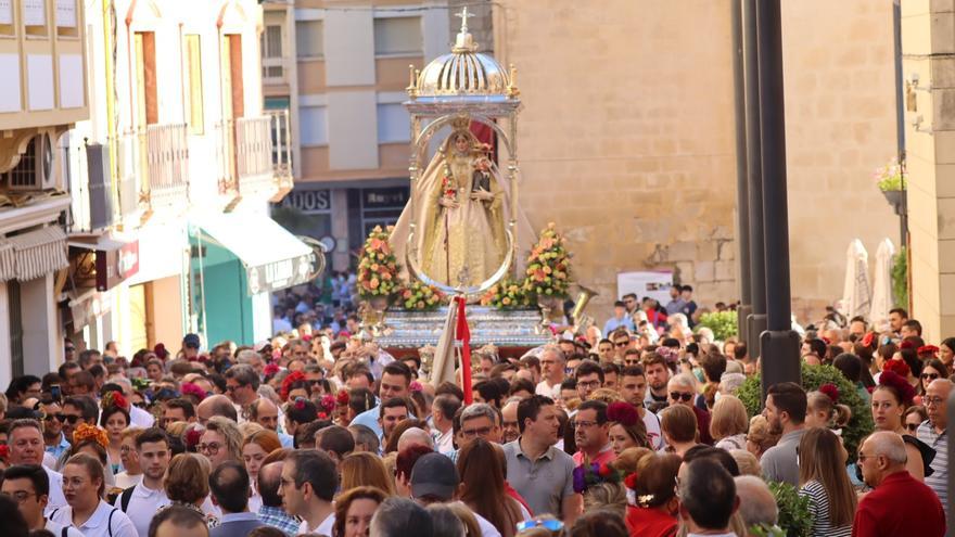 Lucena acompaña a la Virgen de Araceli a su santuario