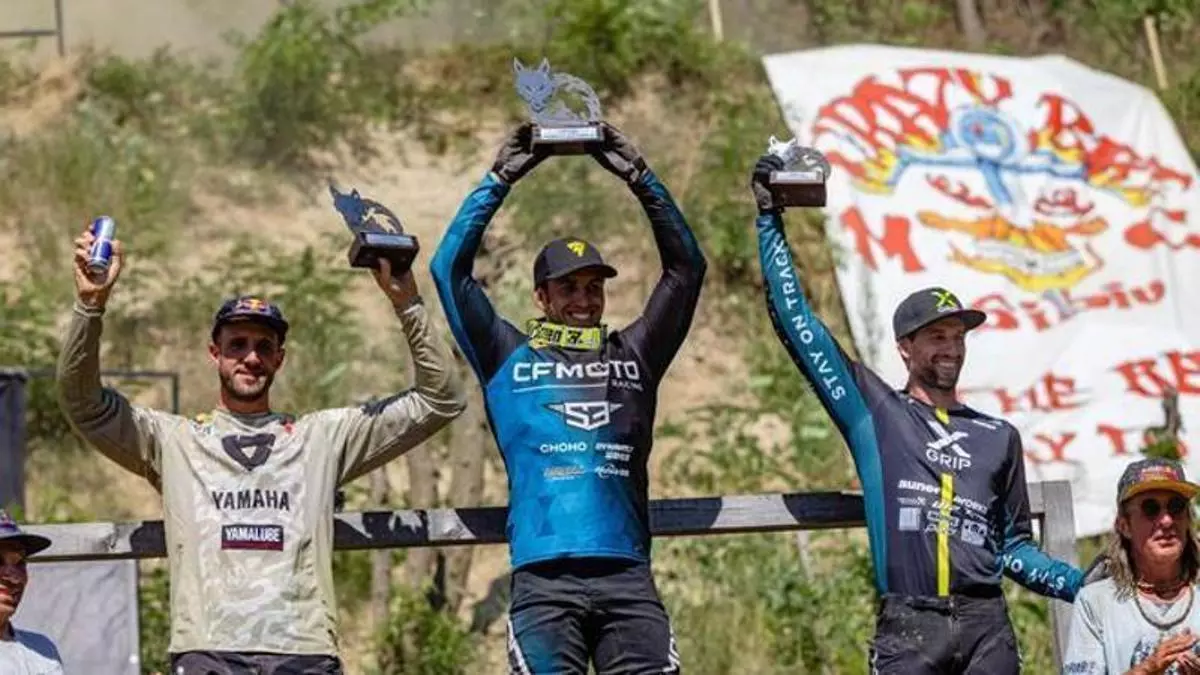 Mario Román reina en Rumanía en la Red Bull Romaniacs 2026