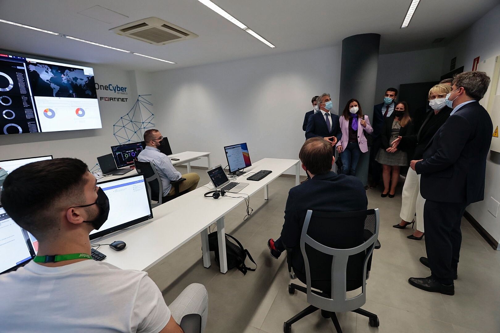 Visita de la secretaria de estado de Digitalización e Inteligencia Artificial a la sede de Binter