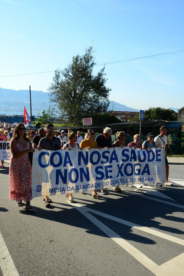 Moaña planta el grito en la calle: "Coa nosa saúde non se xoga"