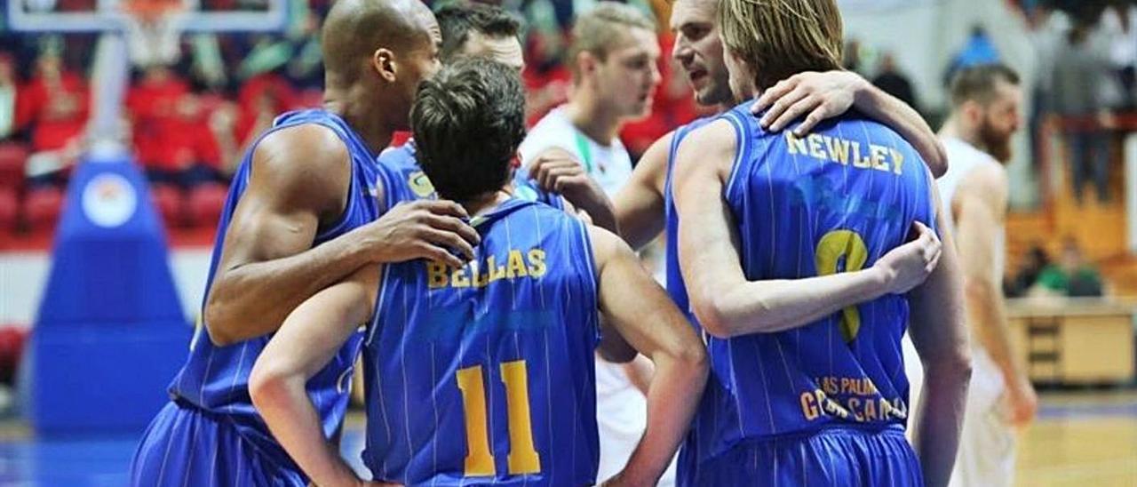 Báez, Bellas, O’Leary y Newley, en las semifinales de Eurocup que el Granca jugó en 2015 ante el Unics Kazan. | | LP/DLP