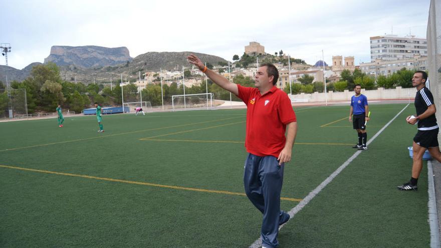 &quot;Campello&quot; dirigirá al equipo ante el Jove Español de San Vicente.