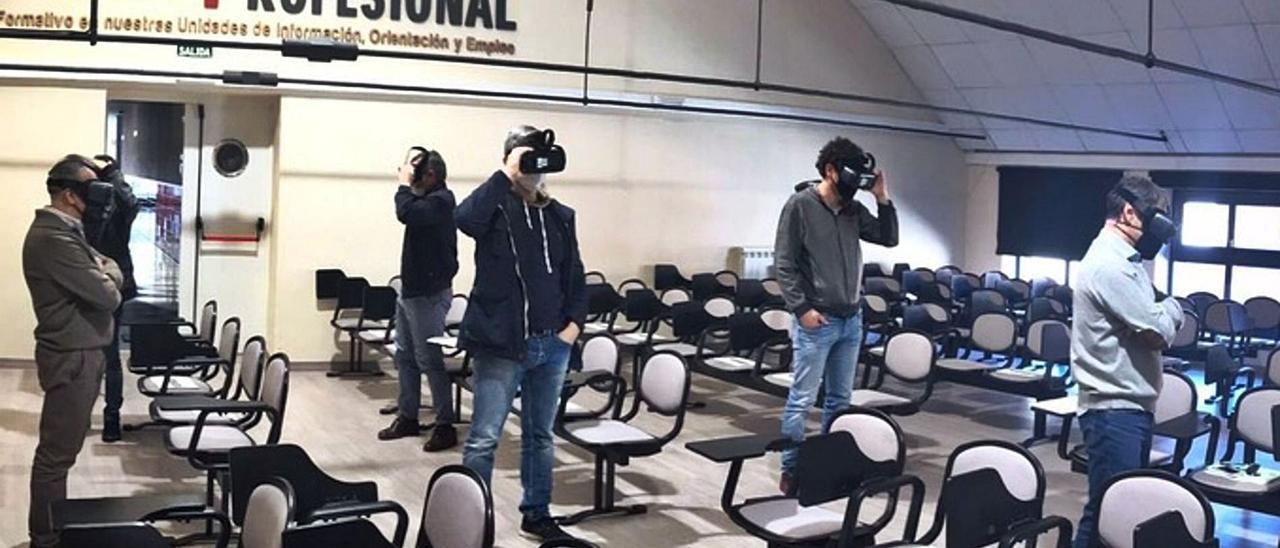 Una de las demostraciones realizadas en el centro de FP de Mantenimiento con un simulador de un aerogenerador eólico.