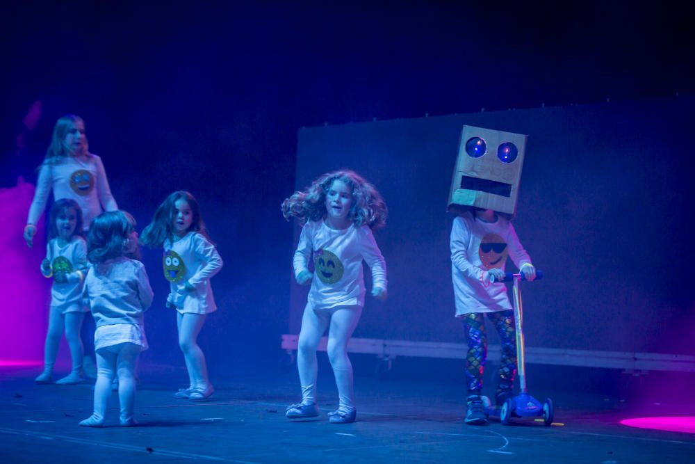 Las mejores imágenes del concurso de playbacks de las peñas de Benidorm