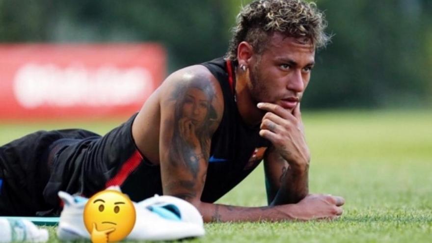 Neymar alimenta las dudas sobre su futuro