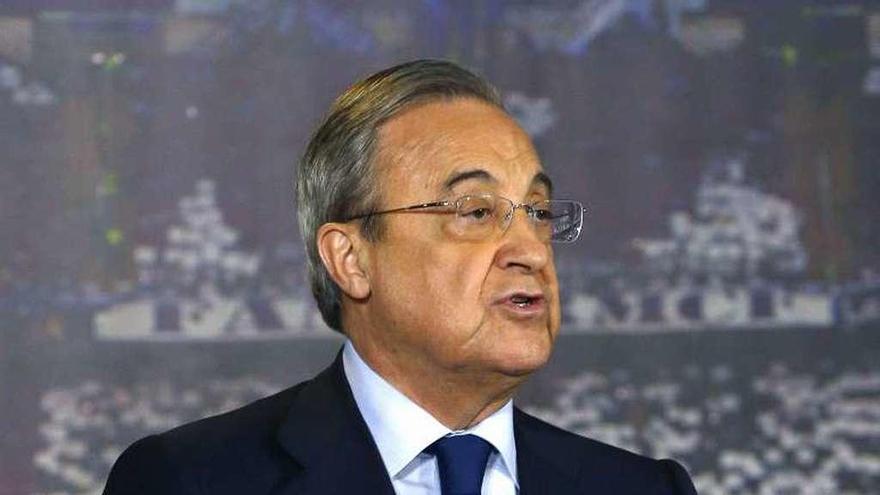 Florentino Pérez, ayer, durante su discurso a los socios. // Efe