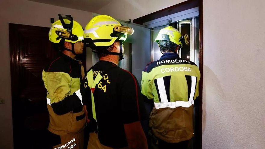 Ascensores y alimentos, principales incidencias del apagón en Córdoba