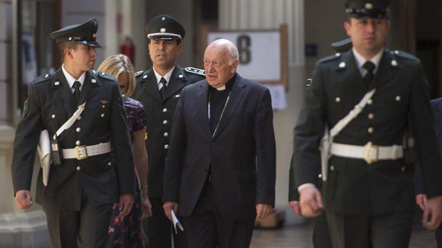 El Papa acepta la renuncia del arzobispo chileno imputado por encubrir abusos sexuales