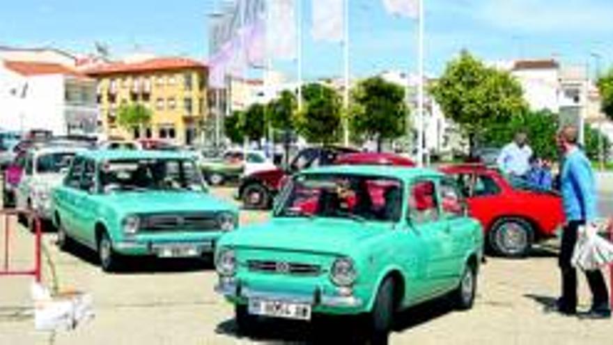 El Museo del Jamón acoge vehículos clásicos