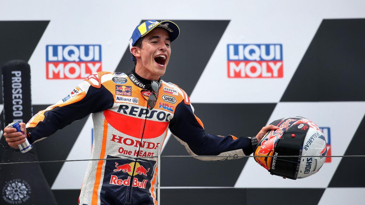 Márquez celebra su victoria en Sachsenring