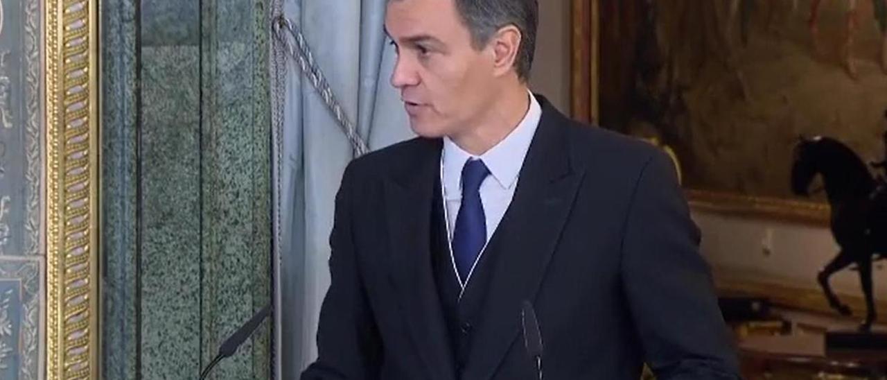 El presidente del Gobierno en funciones, Pedro Sánchez, durante el acto de jura de la Constitución por parte de la princesa Leonor.