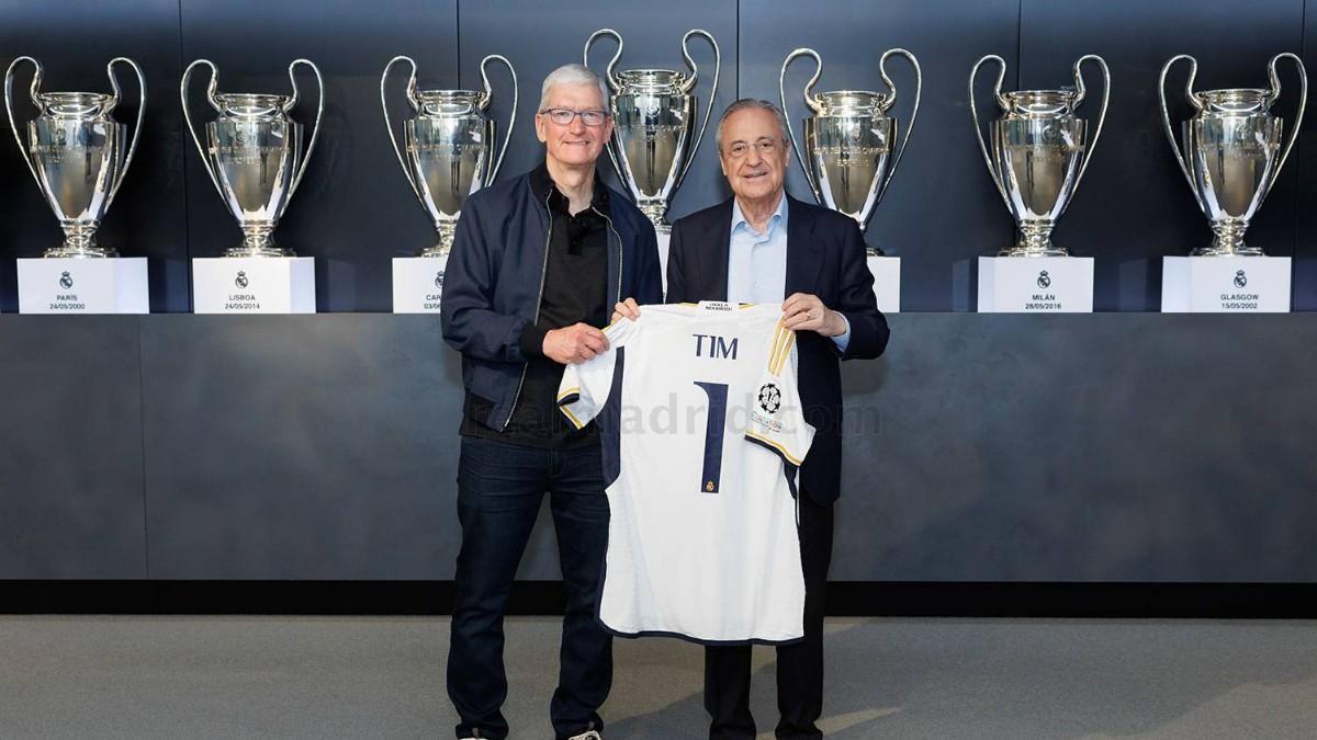 Tim Cook, CEO de Apple, visita la Ciudad Real Madrid