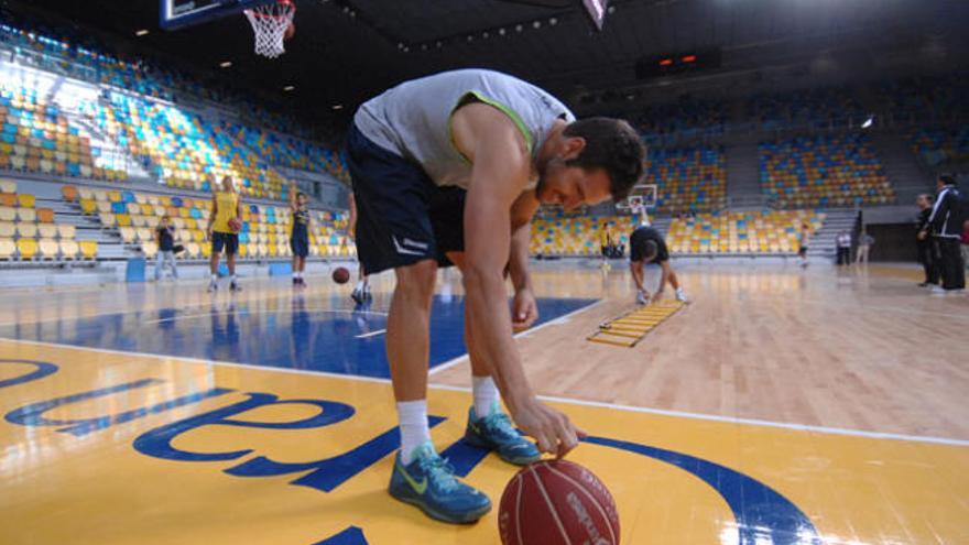 Ian O&#039;Leary, durante un entrenamiento en el Gran Canaria Arena. | juan carlos castro