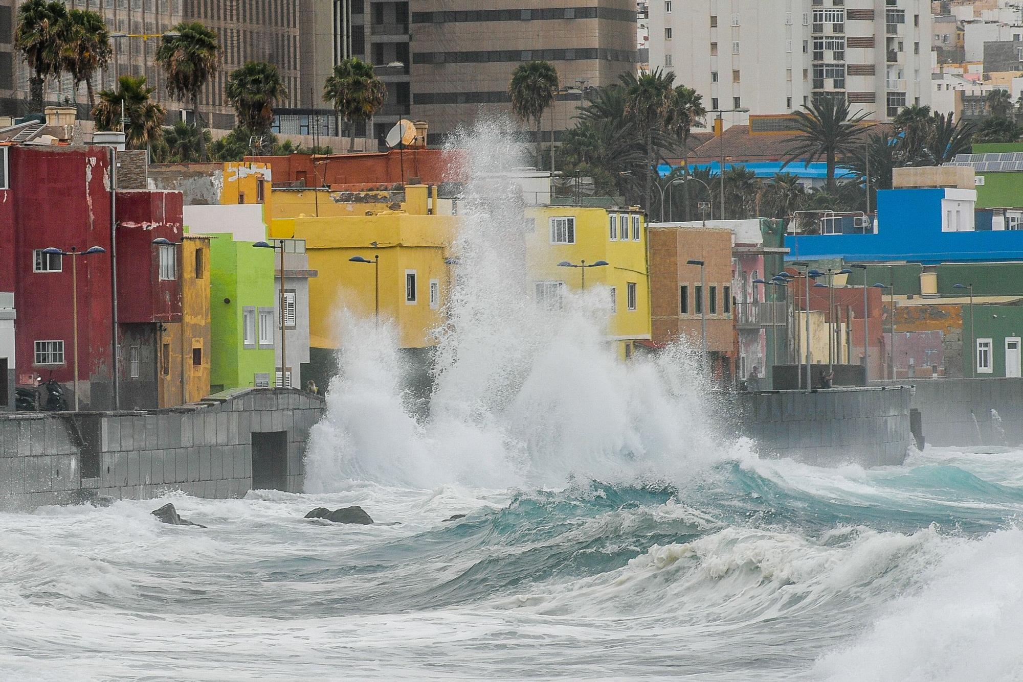 Olas en San Cristóbal, en Las Palmas de Gran Canaria (02/08/2023)