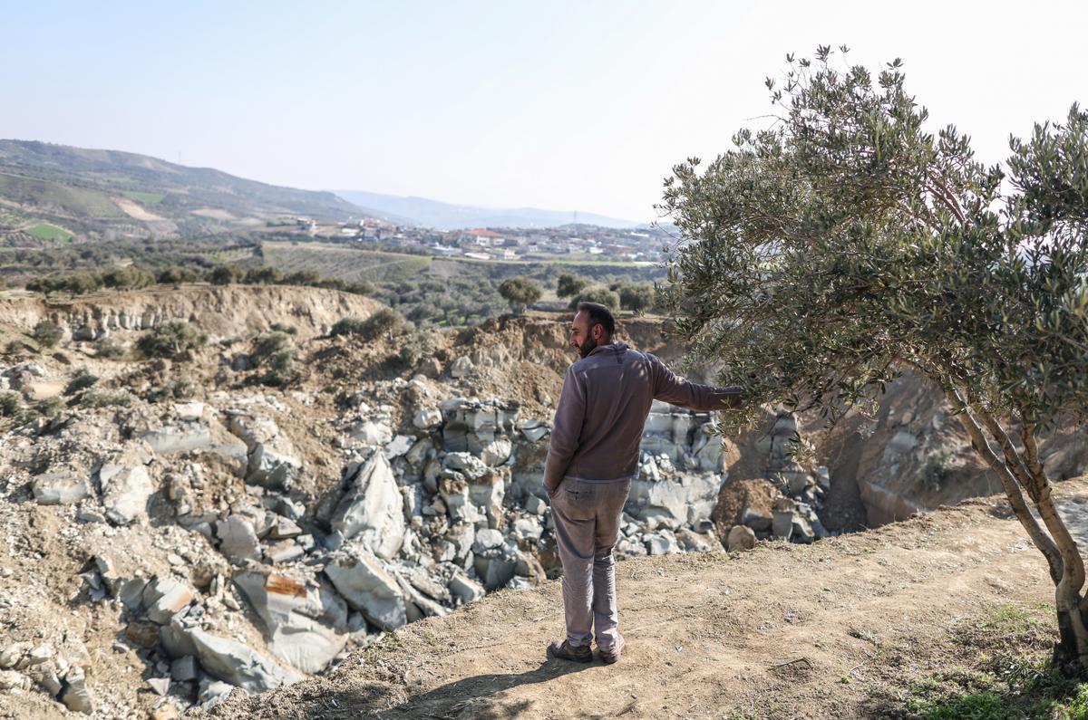 El terremoto en Turquía deja una espectacular grieta en la tierra de Tepehan