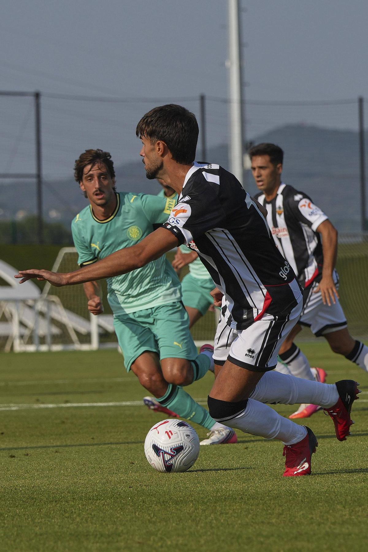 Les imatges del partit amistós entre el Girona i el Castelló