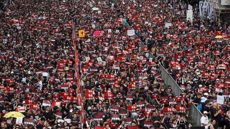 Las disculpas del gobierno no evitan otra manifestación masiva en Hong Kong