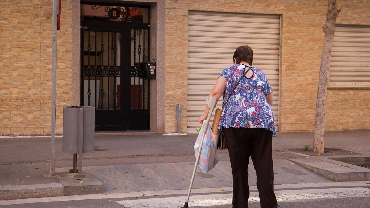 Los viandantes contarán con zonas de cruce y pavimento señalizador para mejorar su autonomía y evitar accidentes.