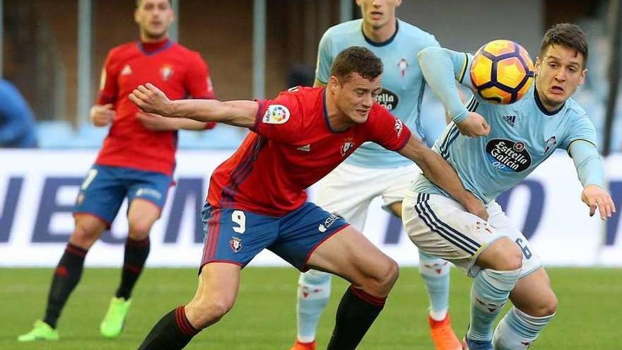 Oriol Riera, durante un partido con Osasuna.