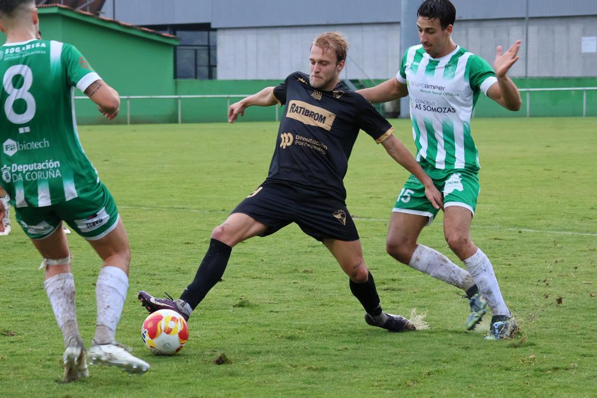 Los vilagarcianos vienen de empatar sin goles en Somozas.