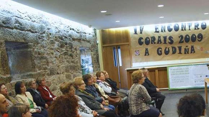 Vecinos de A Gudiña aprenden a comer de forma saludable