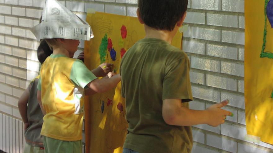 El Ayuntamiento subvenciona la estancia en las Escuelas de Verano de 60 menores en riesgo de exclusión social