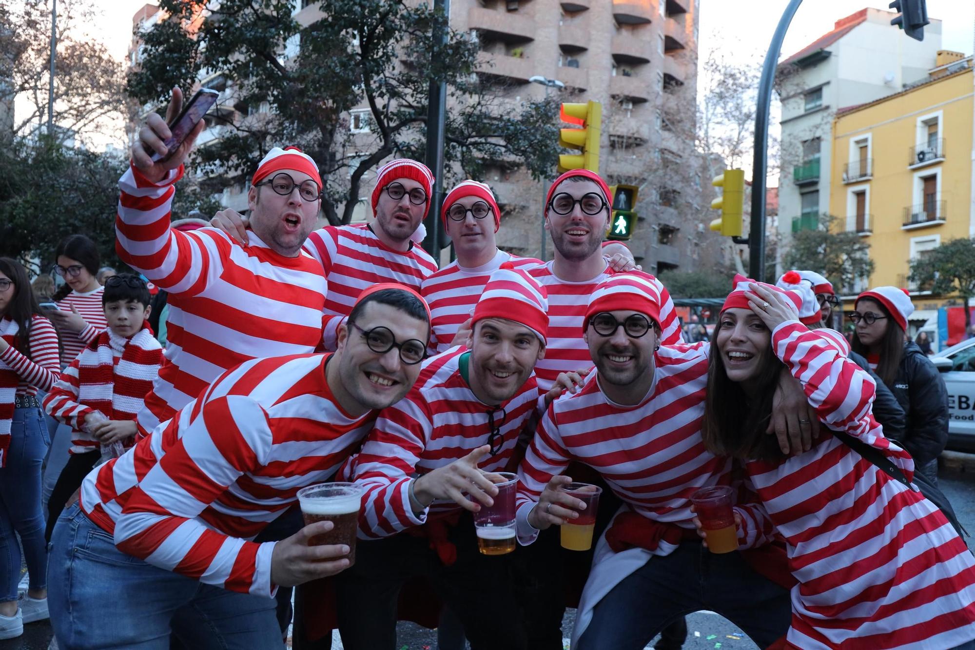 Gran ambiente de carnaval en las calles de Zaragoza