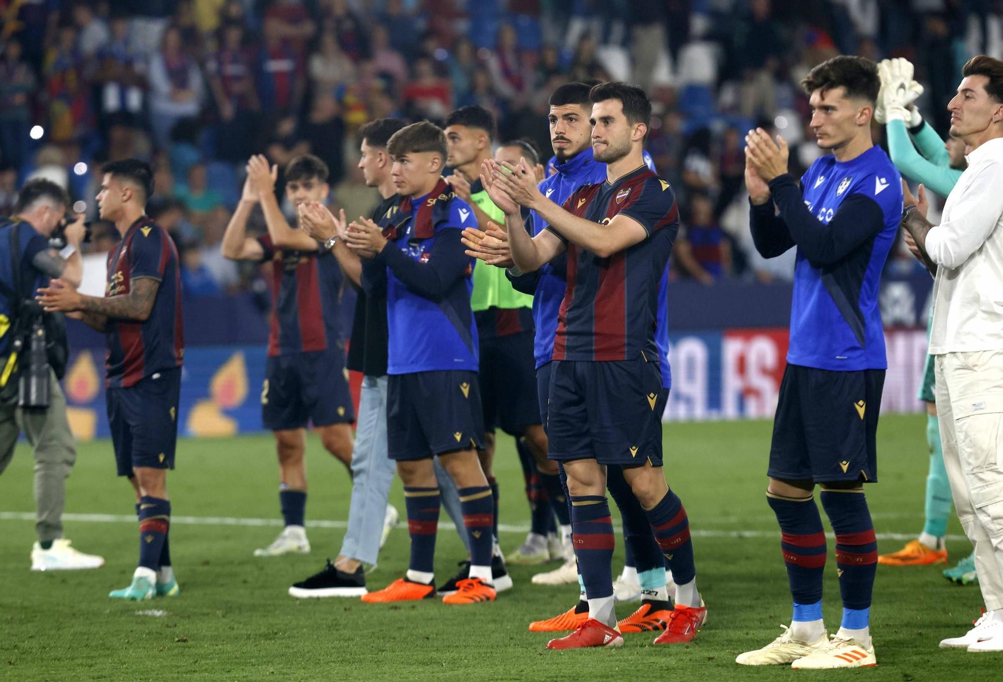 Partido Levante UD - Real Oviedo en imágenes