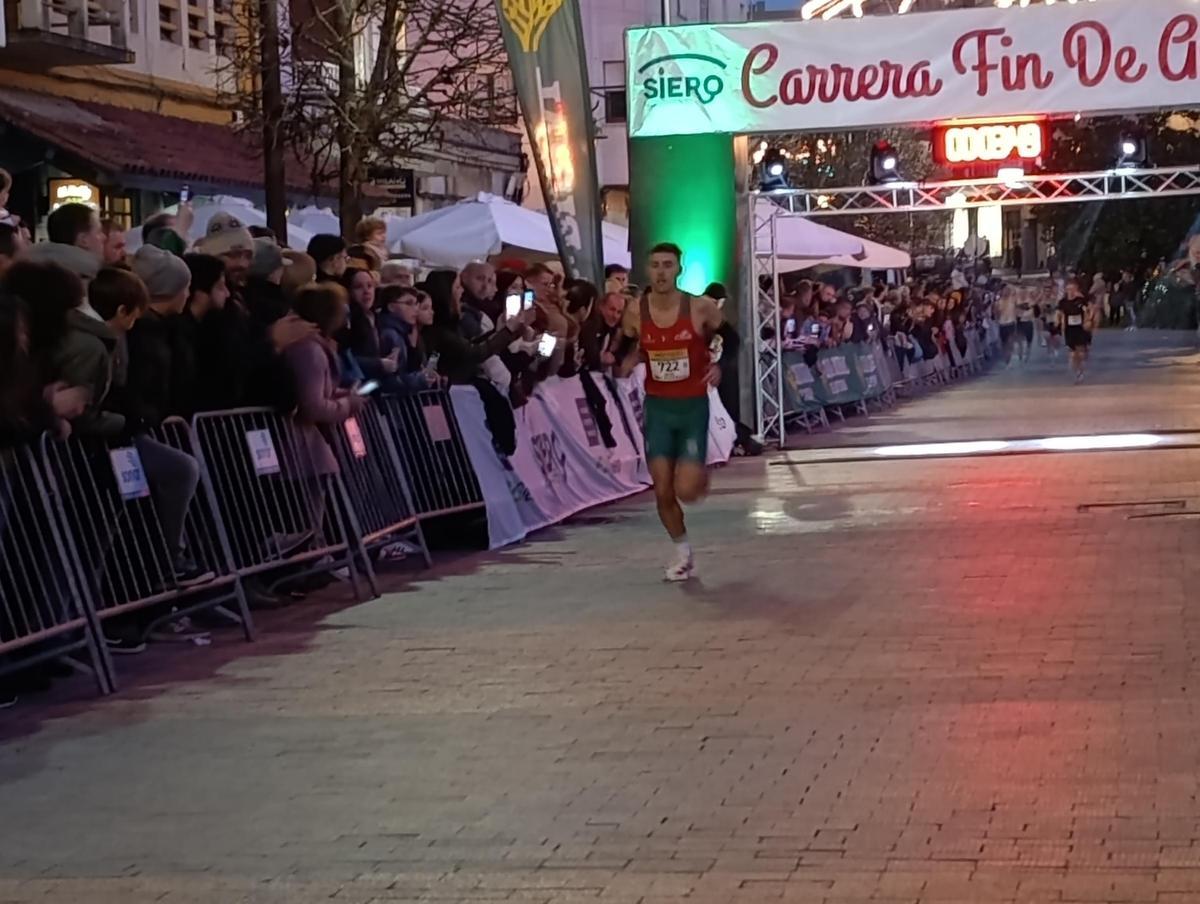 Alejandro Onís y Laura López vencen la prueba absoluta de La Pola