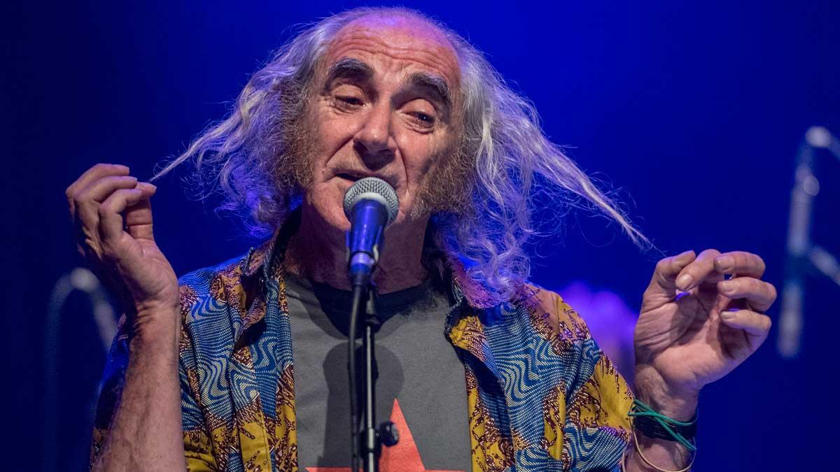 Pau Riba, en un concierto en Barnasants para celebrar el 50 aniversario del disco ’Dioptria’.