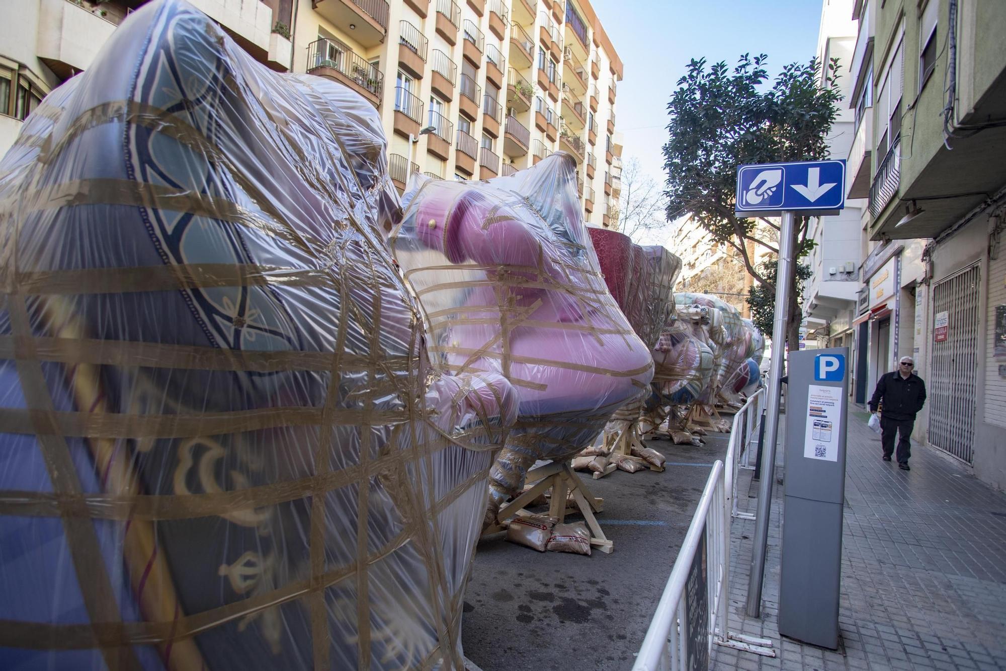 Los primeros montajes falleros ya se pueden ver en Xàtiva