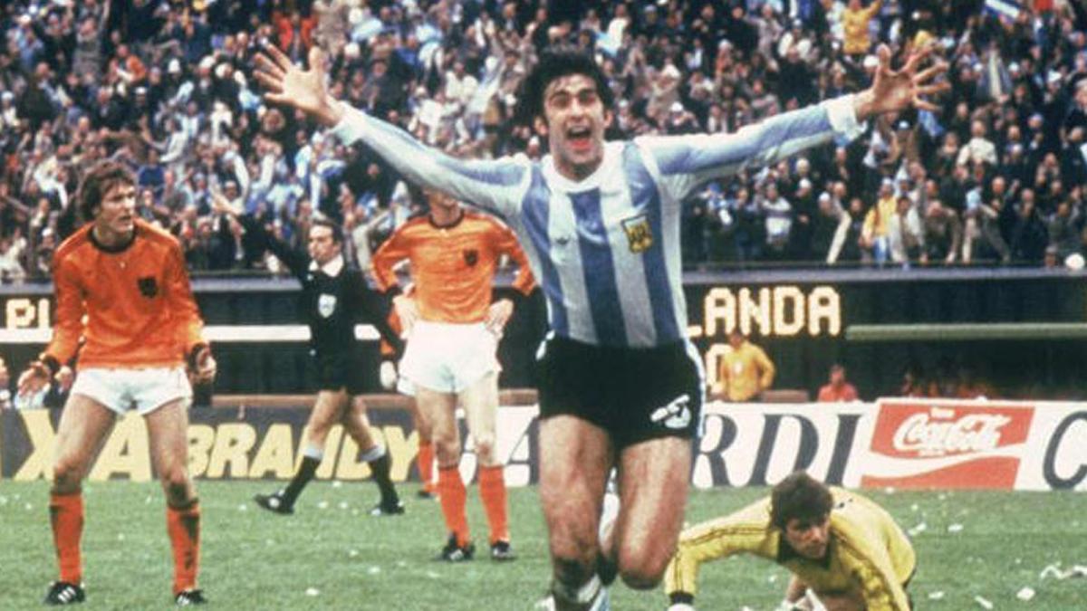 Kempes celebra un gol de Argentina frente a Holanda