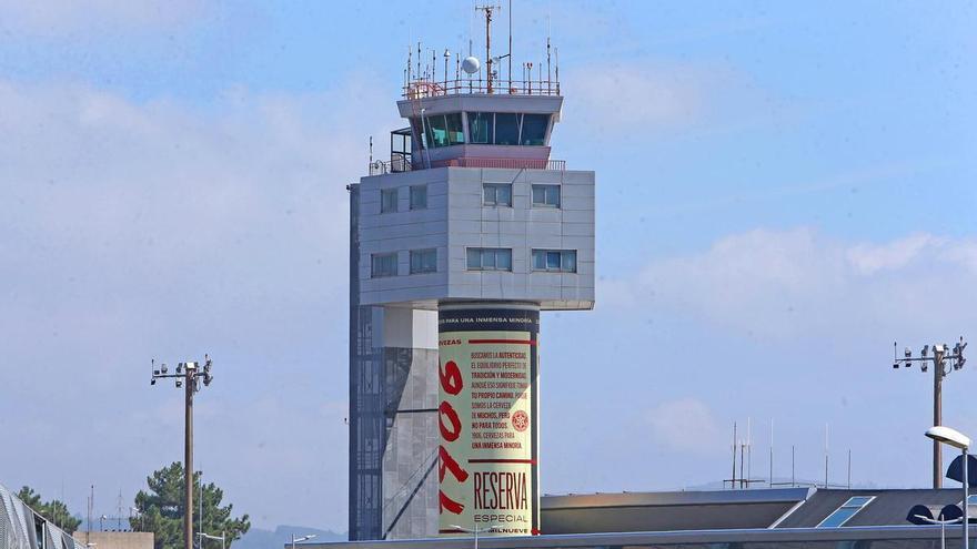 Los controladores aéreos convocan una huelga indefinida en Vigo, A Coruña y otros 12 aeropuertos españoles