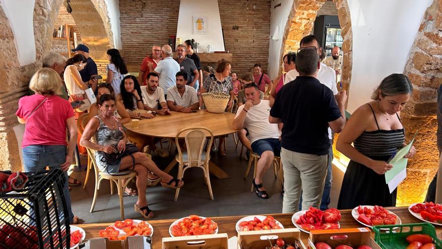 Las imágenes del concurso en Dénia de &quot;la millor tomaca de la Marina&quot;