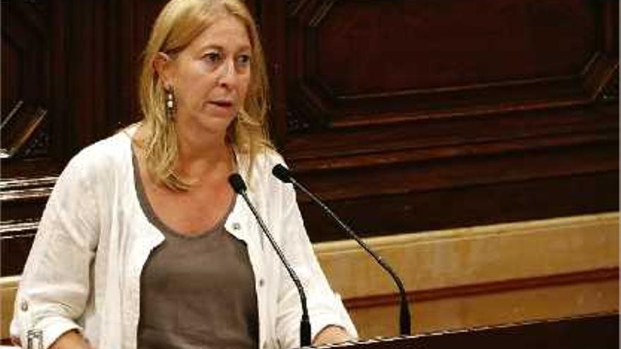 La portaveu del Govern, Neus Munté, durant la seva intervenció en la primera part del ple d&#039;ahir.