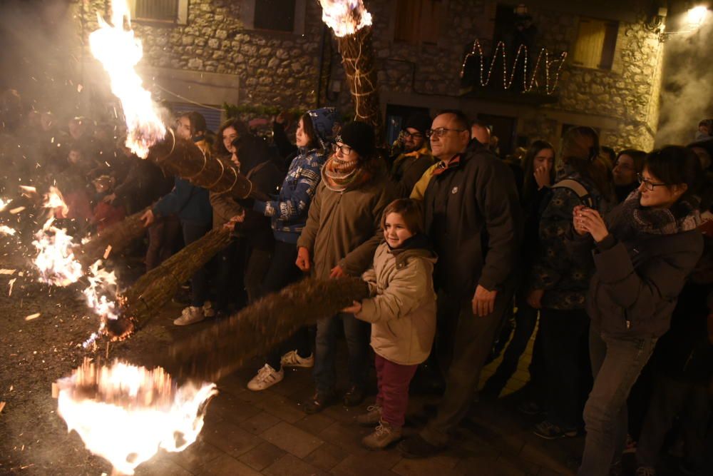 Participants en la baixada d'aquest dissabte a la nit a Sant Julià de Cerdanyola